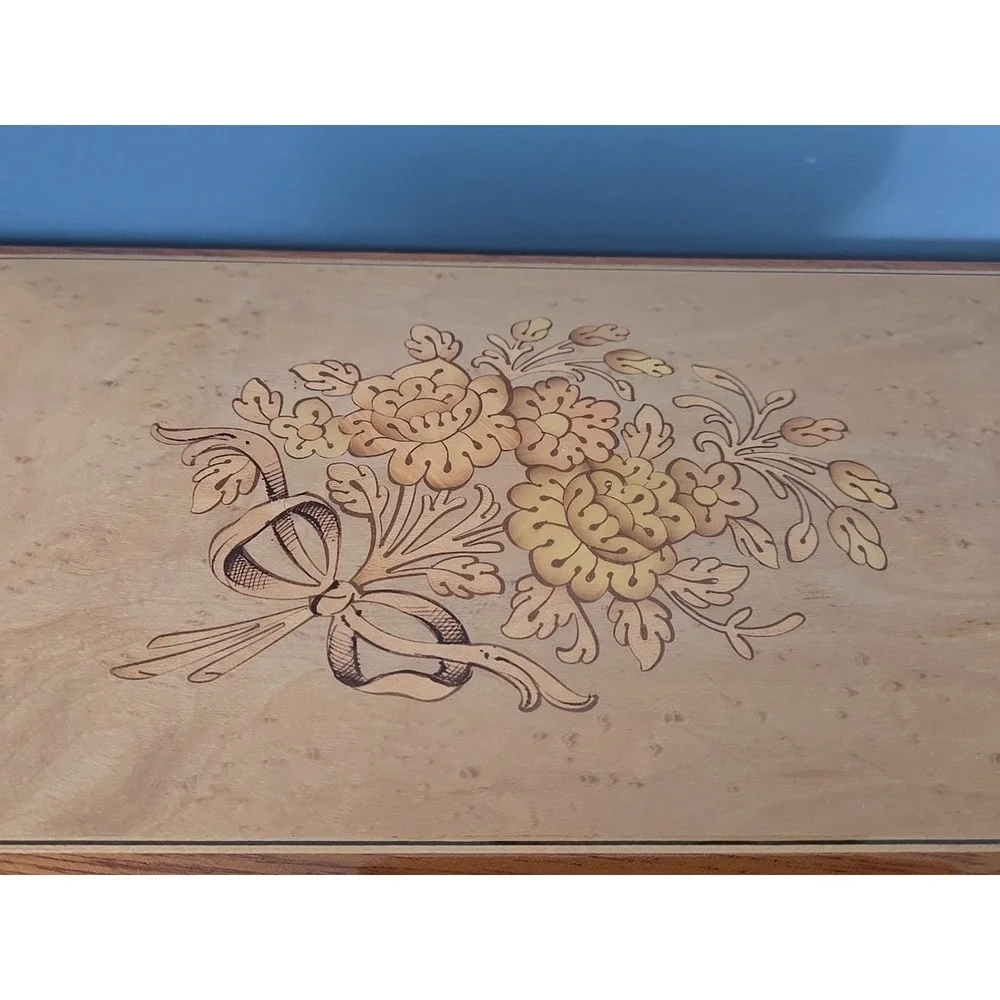 SORRENTO INTARSIO INLAID Wood ITALy JEWELRY TRINKET MUSIC BOX VINTAGE No Key‎